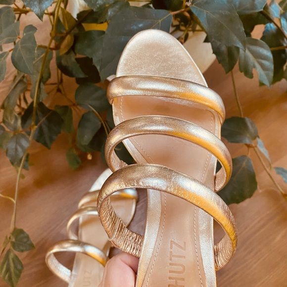 Shutz Low Block Heel (Host Pick) - Picture 3 of 11